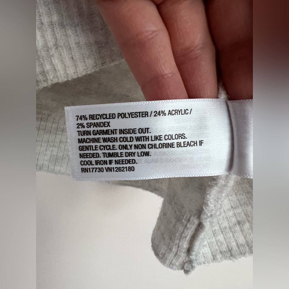 Universal Thread Light Gray Cozy Knit Cropped Swe… - image 3